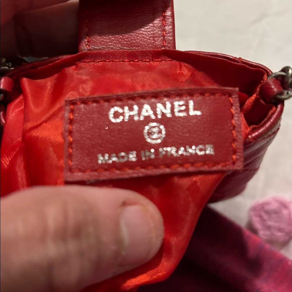 CHANEL Red Quilted Leather Pouch - Picture 7 of 9